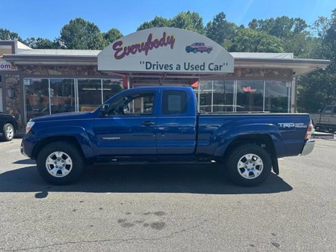 Used 2015 Toyota Tacoma 4x4 Access Cab V6 image 2