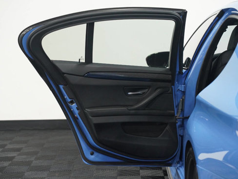 Used 2013 BMW M5 image 29
