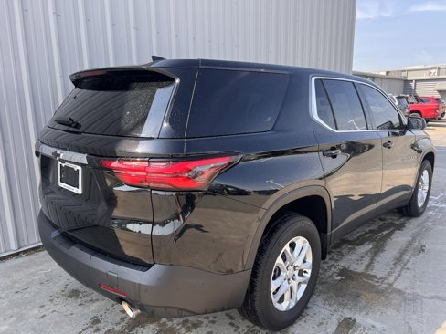 Used 2023 Chevrolet Traverse LS image 12