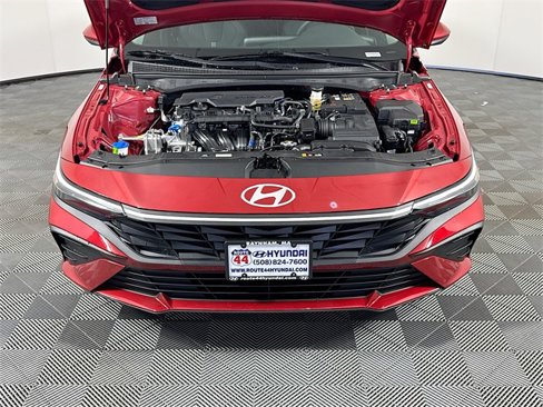 New 2025 Hyundai Elantra SE image 8