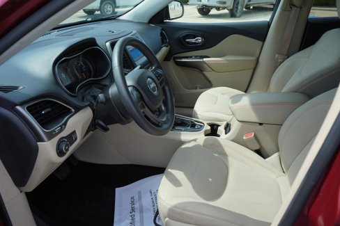 Used 2019 Jeep Cherokee Latitude w/ Popular Appearance Group image 10