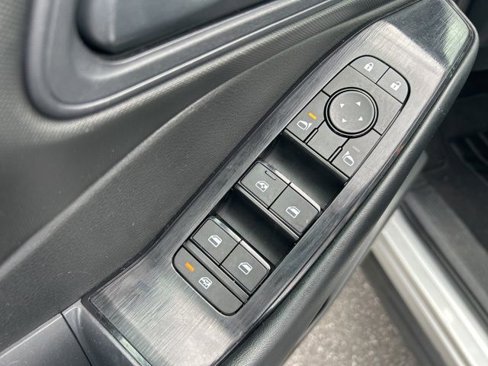 Used 2024 Nissan Rogue S image 15