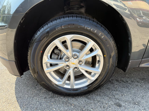 Used 2017 Chevrolet Equinox LT image 25