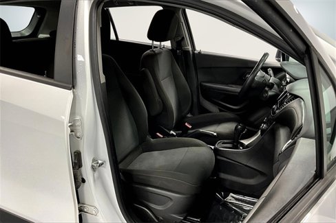 Used 2018 Chevrolet Trax LS image 25
