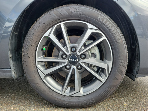 Used 2023 Kia Forte LXS w/ LXS Technology Package image 8