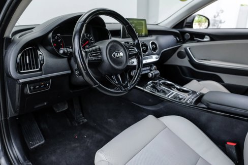 Used 2019 Kia Stinger Premium image 16