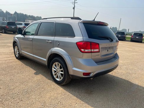 Used 2015 Dodge Journey SXT w/ Flexible Seating Group image 2