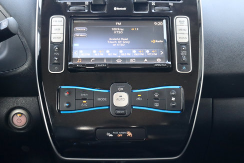 Used 2017 Nissan Leaf SL w/ Premium Package image 23