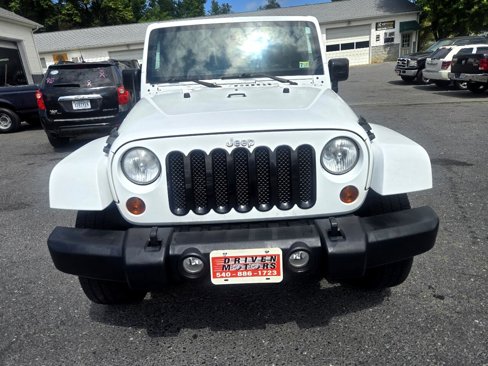 Used 2012 Jeep Wrangler Unlimited Rubicon w/ Connectivity Group image 10