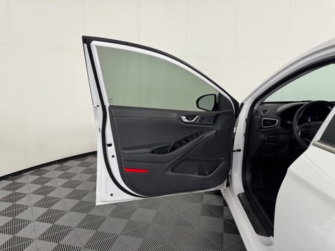 Used 2019 Hyundai Ioniq Limited image 26