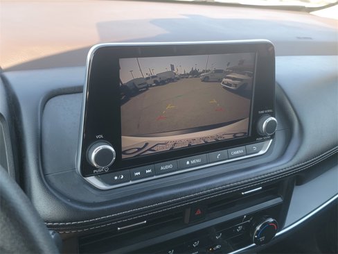 Used 2023 Nissan Rogue S image 26
