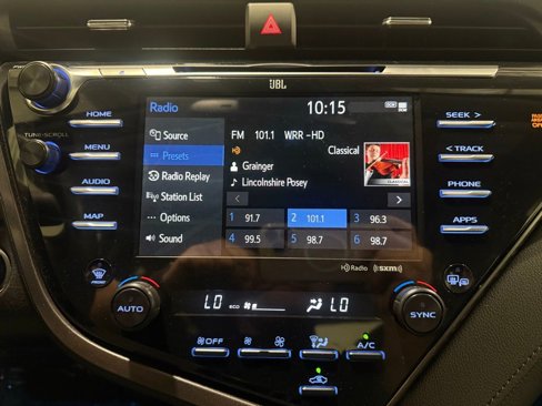 Used 2020 Toyota Camry XLE image 26