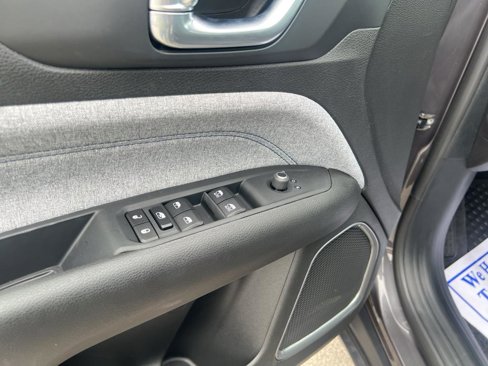 Used 2024 Jeep Compass Latitude w/ Convenience Group image 17