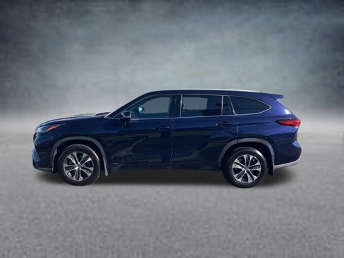 Used 2022 Toyota Highlander XLE image 9
