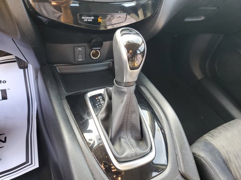 Used 2017 Nissan Rogue S image 22