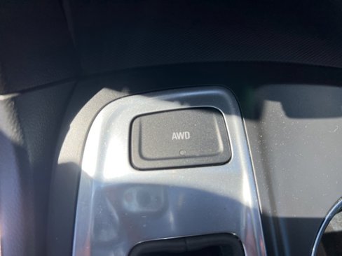 Used 2020 Chevrolet Equinox LT image 19