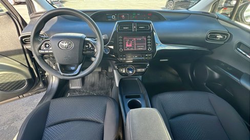 Used 2020 Toyota Prius LE image 18