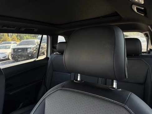 Used 2021 Volkswagen Tiguan SE R-Line image 22