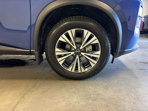 Used 2022 Nissan Rogue SV w/ SV Premium Package image 26