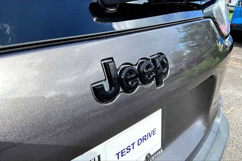 Used 2020 Jeep Cherokee Latitude Plus image 29