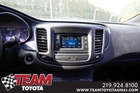 Used 2016 Chrysler 200 S w/ Comfort Group image 17