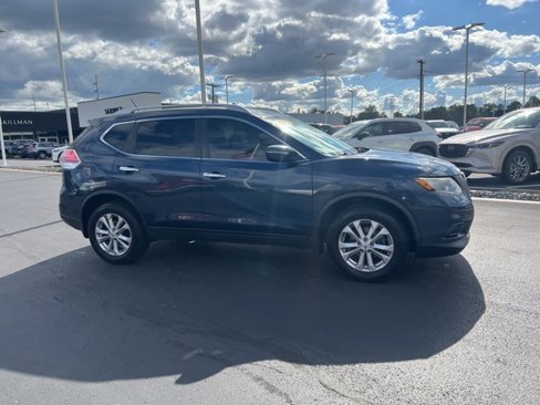 Used 2015 Nissan Rogue SV image 4