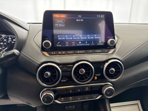 Used 2022 Nissan Sentra SV image 11