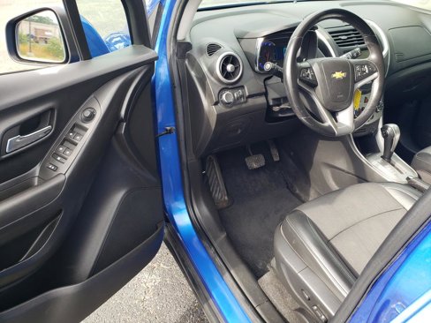 Used 2016 Chevrolet Trax LT w/ LT Convenience Package image 11