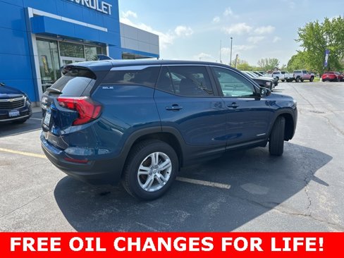 Used 2021 GMC Terrain SLE image 3