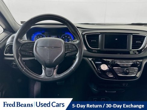 Used 2020 Chrysler Pacifica Touring w/ S Appearance Package image 23