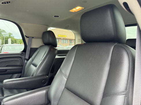 Used 2011 GMC Yukon Denali image 28