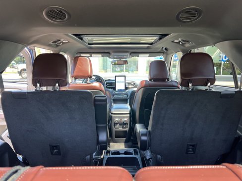 Used 2020 Ford Explorer Platinum w/ Premium Technology Package image 13