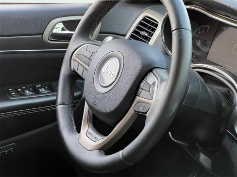 Used 2017 Jeep Grand Cherokee Limited image 41