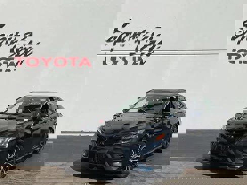 Used 2019 Toyota Camry SE image 1