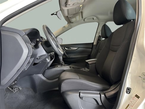 Used 2017 Nissan Rogue S image 11