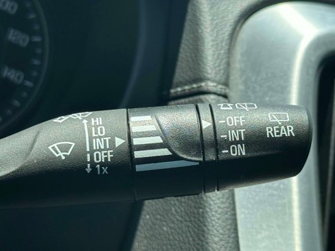 Certified 2022 GMC Terrain SLE w/ Driver Convenience Package image 17
