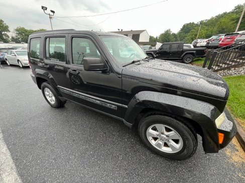 Used 2009 Jeep Liberty Sport image 4