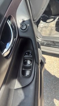 Used 2016 Nissan Rogue SV image 20