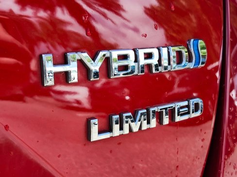 Used 2022 Toyota Prius Limited w/ Premium Convenience Package image 12