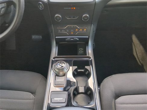 Used 2020 Ford Edge SE image 21