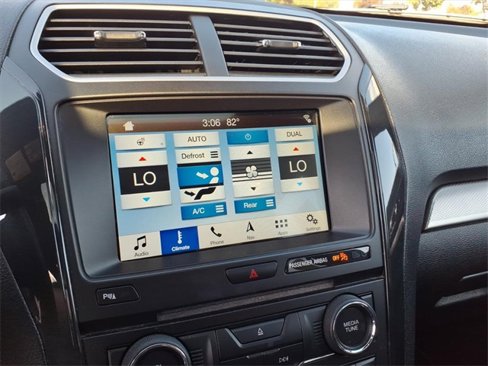 Used 2018 Ford Explorer XLT w/ Equipment Group 202A image 20