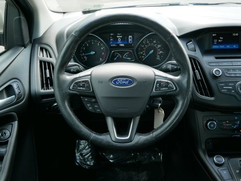 Used 2017 Ford Focus SE w/ SE Winter Package image 16