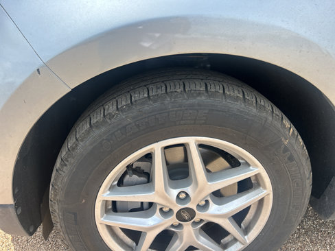 Used 2024 Ford Edge SEL image 8