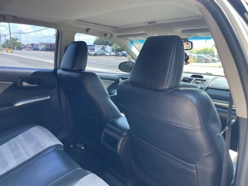 Used 2012 Toyota Camry SE image 16