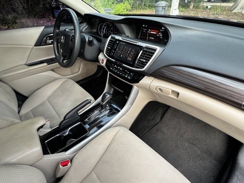 Used 2016 Honda Accord EX image 46