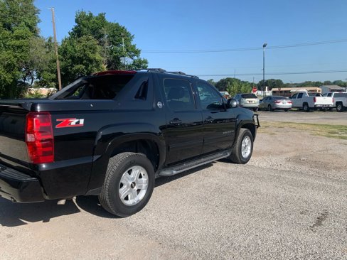 Used 2013 Chevrolet Avalanche LT image 5