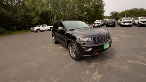 Used 2021 Jeep Grand Cherokee Trailhawk image 2