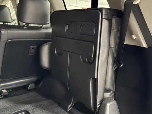 Used 2011 Lexus LX 570 4WD image 35