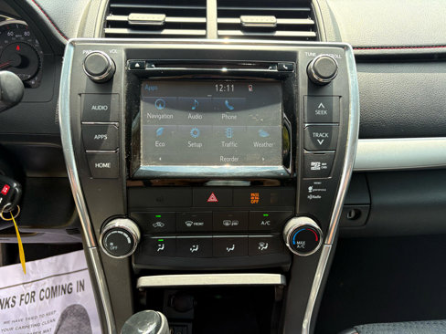 Used 2015 Toyota Camry SE image 12