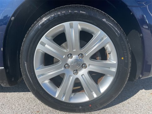 Used 2013 Chrysler 200 Touring image 36